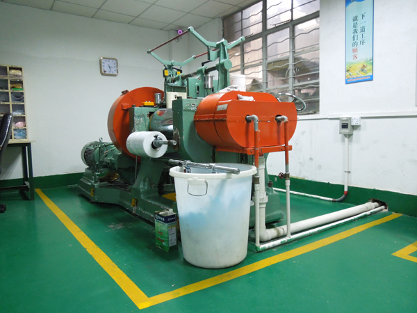 深圳搪膠軟膠玩具廠家電話多少