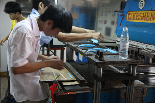 製樣機.jpg 製樣機.jpg